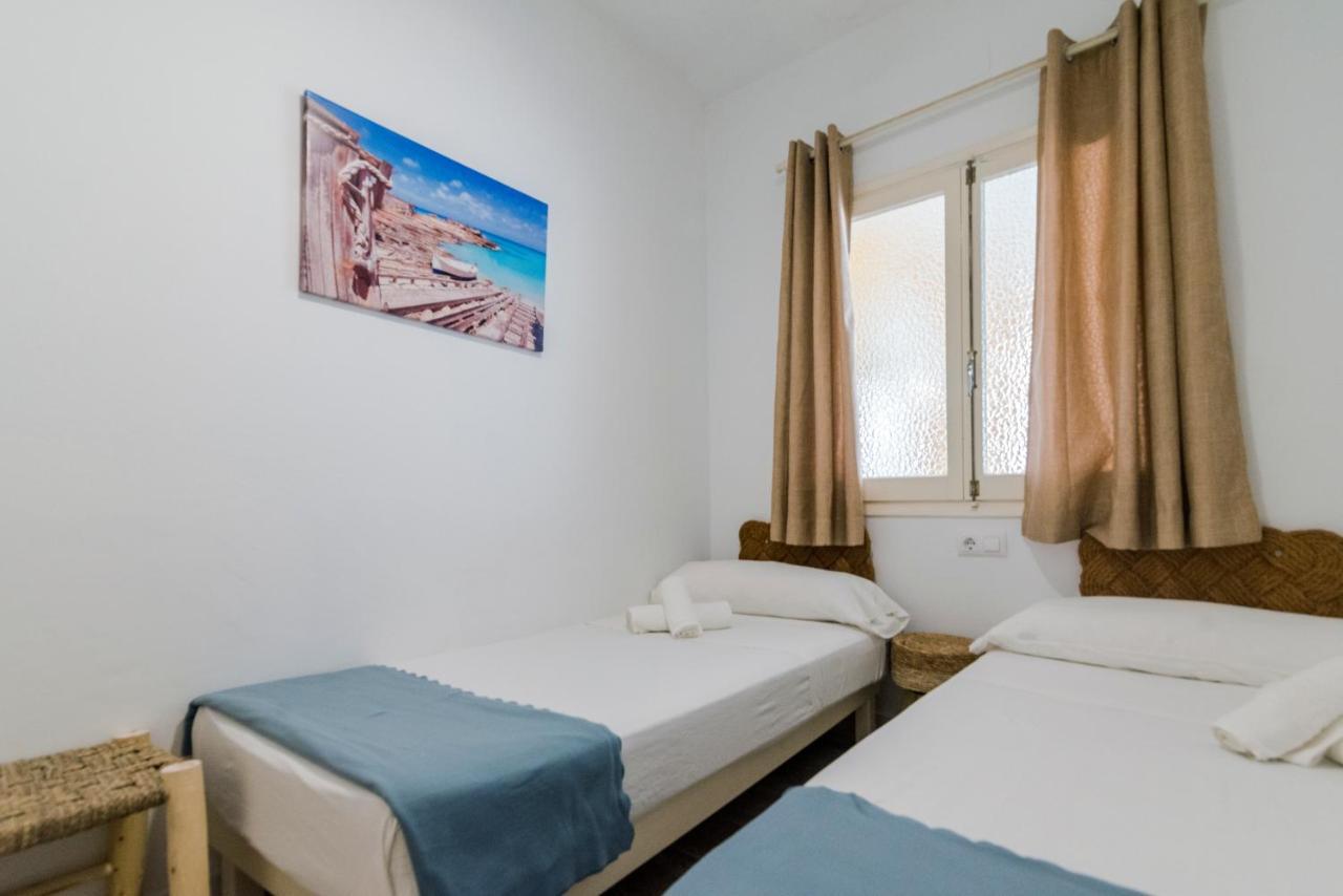 Apartamentos Verdera Es Pujols Bagian luar foto